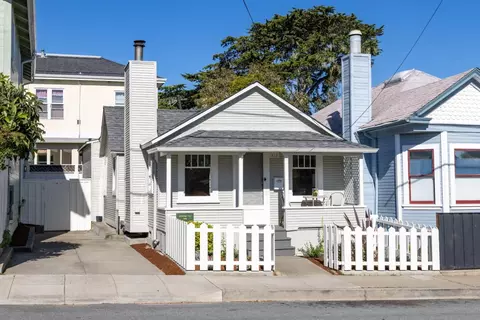 418 Fountain Ave, Pacific Grove, CA 93950
