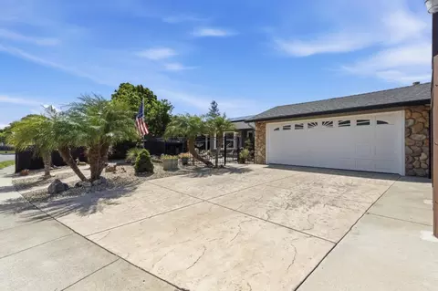 Exterior - 5827 Bellflower Dr, Newark, CA 94560 photo 9 of 10