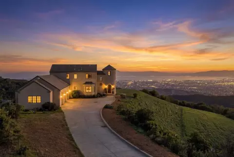 17599 Montebello Rd, Cupertino, CA 95014