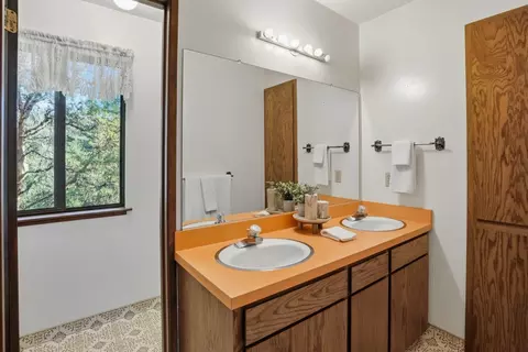 Bath - 630 Caudill Rd, Corralitos, CA 95076 photo 2 of 3