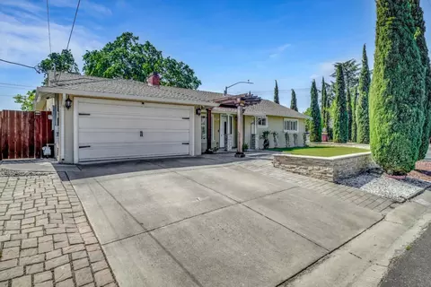 227 Cleopatra Dr, Pleasant Hill, CA 94523