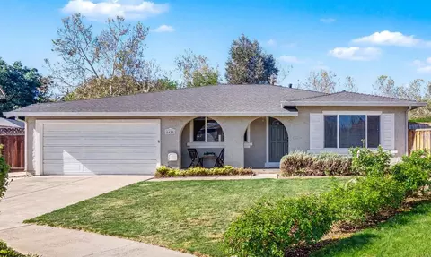 6455 Kensington Pl, Gilroy, CA 95020