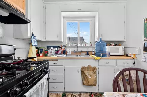 Kitchen - 782 Kilbreth Ave, Salinas, CA 93905 photo 4 of 4