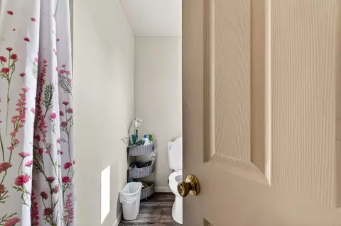 Bath - 782 Kilbreth Ave, Salinas, CA 93905 photo 3 of 4