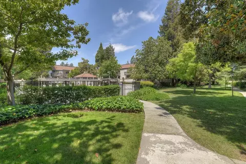 701 San Conrado Ter 7, Sunnyvale, CA 94085