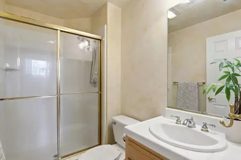 Bath - 1536 Jackdow Ct, Gilroy, CA 95020 photo 1 of 6