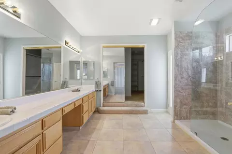 Bath - 1536 Jackdow Ct, Gilroy, CA 95020 photo 3 of 6