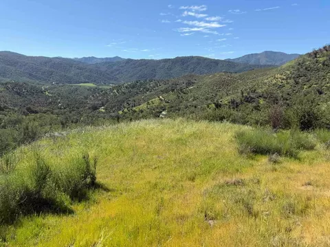 109 Trampa Canyon Rd, Carmel Valley, CA 93924