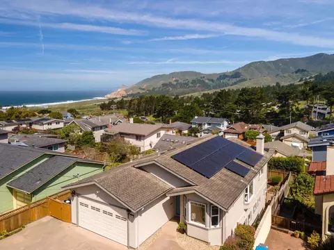 525 5th St, Montara, CA 94037