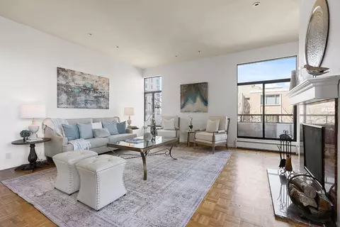 Living - 2390 Hyde St 1a, San Francisco, CA 94109 photo 1 of 4