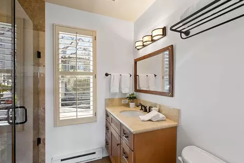 Bath - 2390 Hyde St 1a, San Francisco, CA 94109 photo 3 of 4