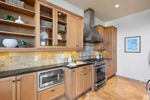 Kitchen - 2390 Hyde St 1a, San Francisco, CA 94109 photo 3 of 5
