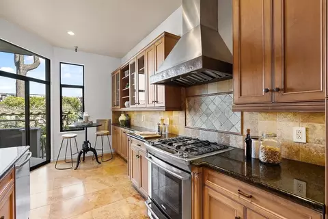 Kitchen - 2390 Hyde St 1a, San Francisco, CA 94109 photo 4 of 5