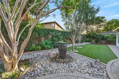 Exterior - 1241 Levin Ave, Mountain View, CA 94040 photo 10 of 13