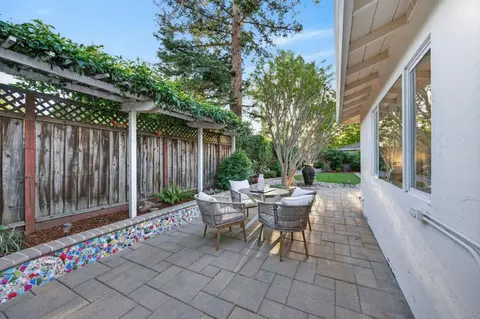 Exterior - 1241 Levin Ave, Mountain View, CA 94040 photo 9 of 13