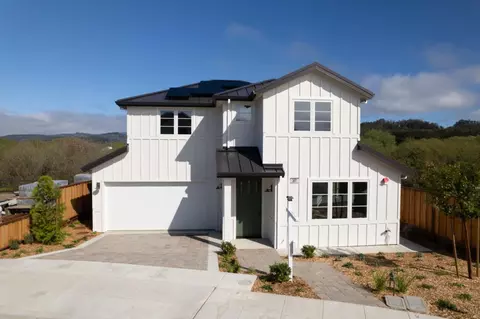 577 Creekside Ct, Half Moon Bay, CA 94019