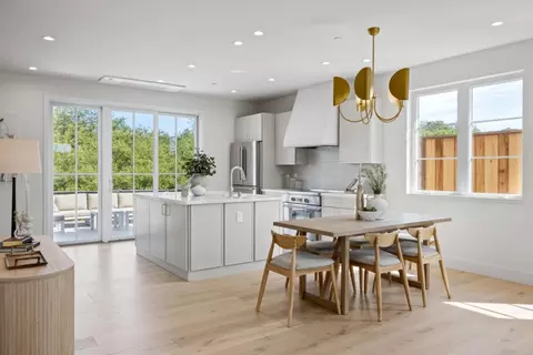 Dining - 577 Creekside Ct, Half Moon Bay, CA 94019 photo 1 of 1