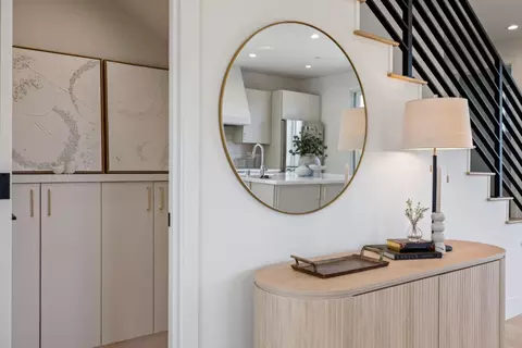 Entry Way - 577 Creekside Ct, Half Moon Bay, CA 94019 photo 2 of 2