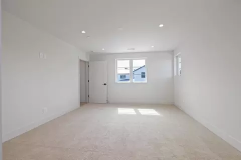 Bedroom - 577 Creekside Ct, Half Moon Bay, CA 94019 photo 2 of 4