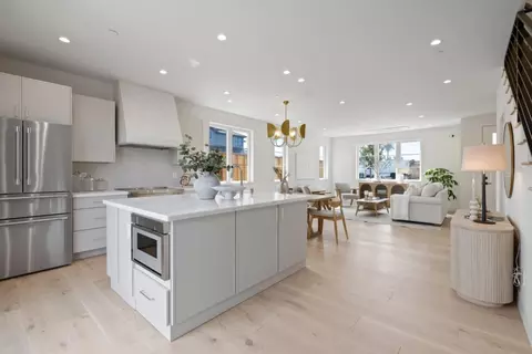 Kitchen - 577 Creekside Ct, Half Moon Bay, CA 94019 photo 4 of 5