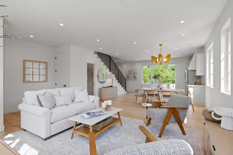 Living - 577 Creekside Ct, Half Moon Bay, CA 94019 photo 4 of 4