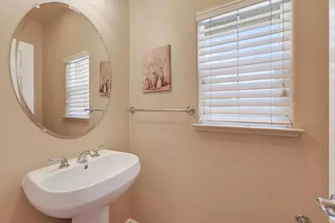 Bath - 1030 Luz Del Sol Loop, Milpitas, CA 95035 photo 2 of 2