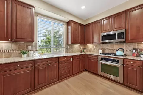 Kitchen - 1030 Luz Del Sol Loop, Milpitas, CA 95035 photo 3 of 3