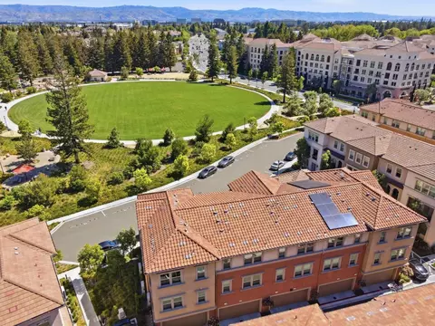 560 Saint Remi Ter 1, Sunnyvale, CA 94085