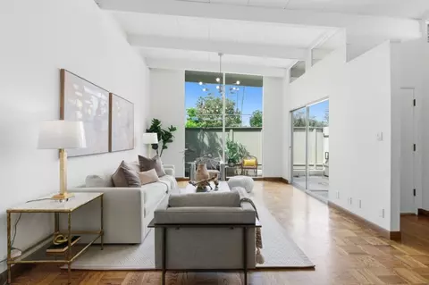 3909 Middlefield Rd F, Palo Alto, CA 94303