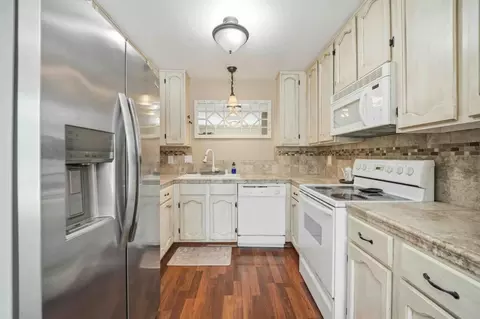 Kitchen - 8400 Delta Dr, Gilroy, CA 95020 photo 2 of 2