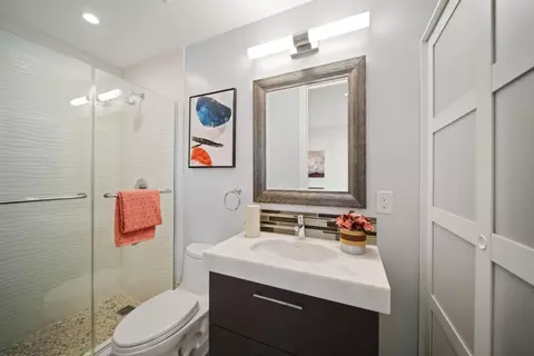 Bath - 29 Montecito Ave, Pacifica, CA 94044 photo 8 of 8
