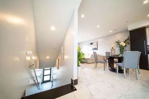 Entry Way - 29 Montecito Ave, Pacifica, CA 94044 photo 2 of 11