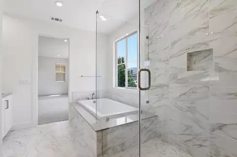 Bath - 7387 Ailes Ct, Gilroy, CA 95020 photo 8 of 9
