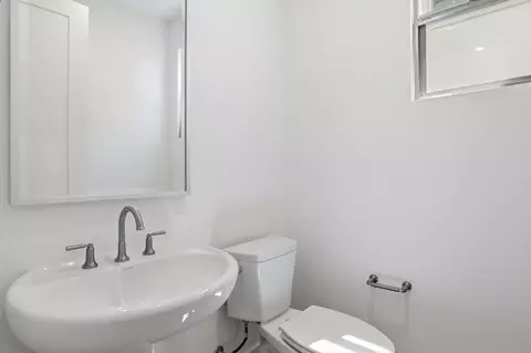 Bath - 7387 Ailes Ct, Gilroy, CA 95020 photo 2 of 9
