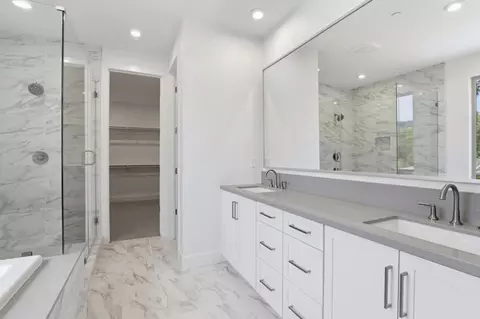 Bath - 7387 Ailes Ct, Gilroy, CA 95020 photo 7 of 9