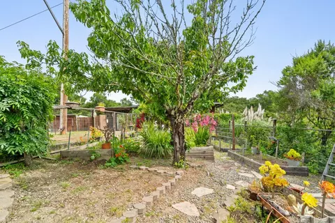 Exterior - 1044 Pleasant Valley Rd, Aptos, CA 95003 photo 6 of 10