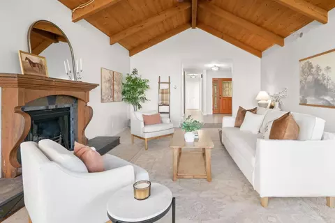 Living - 1044 Pleasant Valley Rd, Aptos, CA 95003 photo 4 of 6