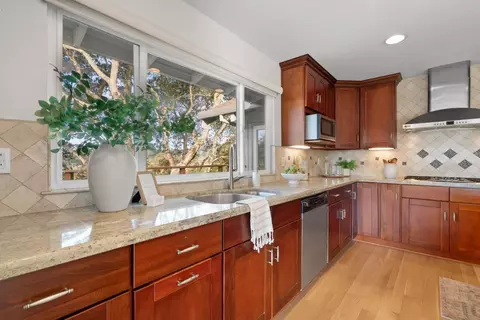Kitchen - 1044 Pleasant Valley Rd, Aptos, CA 95003 photo 2 of 8