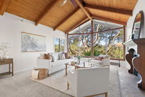 Living - 1044 Pleasant Valley Rd, Aptos, CA 95003 photo 2 of 6