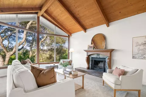 Living - 1044 Pleasant Valley Rd, Aptos, CA 95003 photo 3 of 6