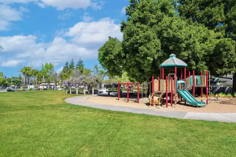 View/Area - 2291 Oaktree Dr 201, Mountain View, CA 94040 photo 6 of 8