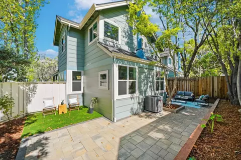 Exterior - 2291 Oaktree Dr 201, Mountain View, CA 94040 photo 3 of 8