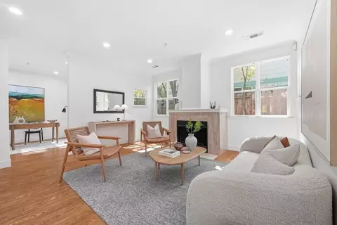Living - 2291 Oaktree Dr 201, Mountain View, CA 94040 photo 1 of 3