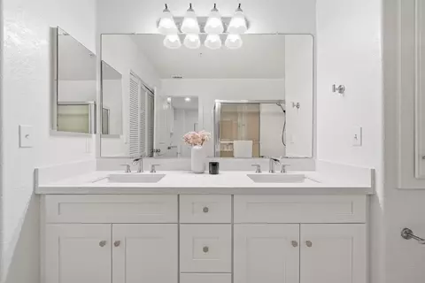 Bath - 2291 Oaktree Dr 201, Mountain View, CA 94040 photo 5 of 5