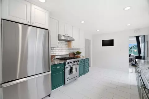 Kitchen - 131 Pacific Ave, Pacifica, CA 94044 photo 2 of 4