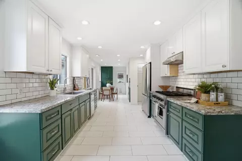Kitchen - 131 Pacific Ave, Pacifica, CA 94044 photo 1 of 4