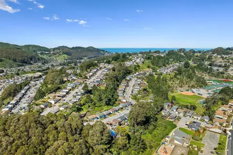 View/Area - 1176 Alicante Dr, Pacifica, CA 94044 photo 9 of 10