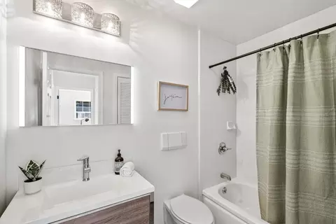 Bath - 1176 Alicante Dr, Pacifica, CA 94044 photo 3 of 4