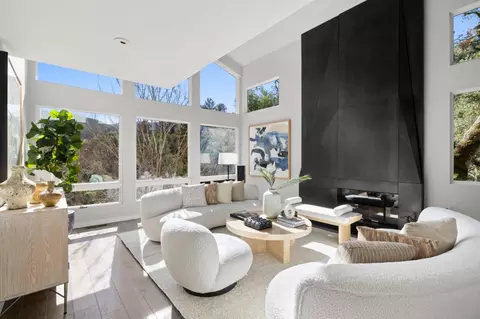 27201 Moody Rd, Los Altos Hills, CA 94022