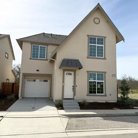 150 Alan Ln, Hollister, CA 95023